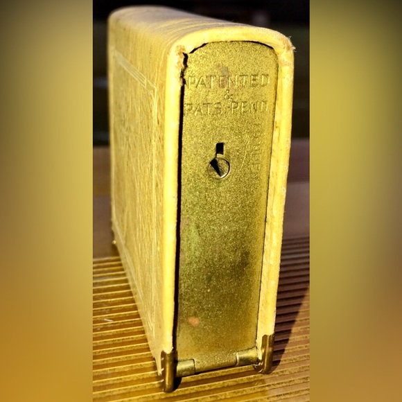 Vintage 1935 Zell BOOK Figural SCRAPPY Bank Money Saver Book Thrift Book - Picture 4 of 7